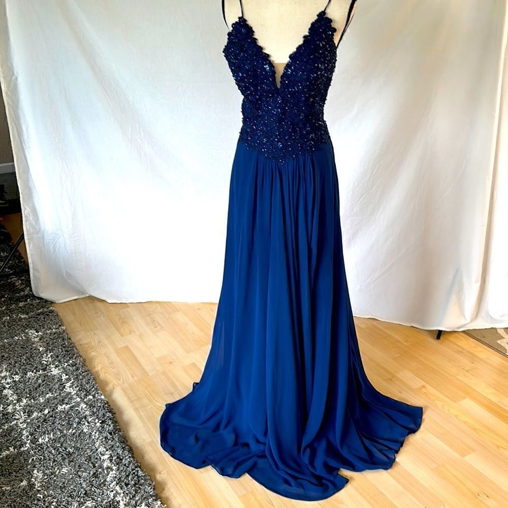 Faviana v- neck chiffon sequined evening dress size 14